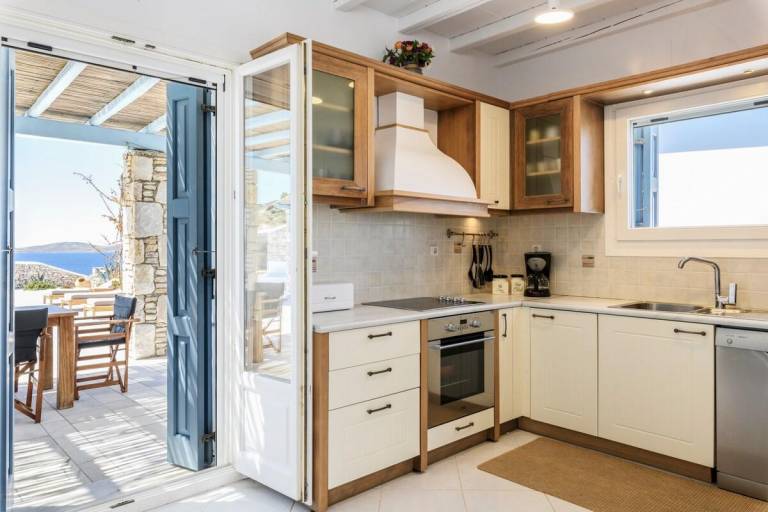 Family-friendly vacation home with barbecue, terrace & pool | Pet-friendly — photo 4