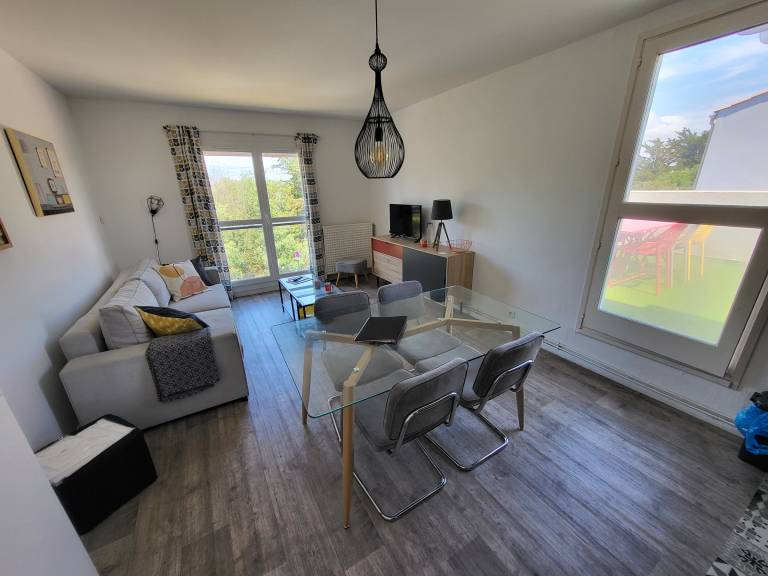 Renovated studio on the harbor with terrace and private parking, pets allowed — photo 3
