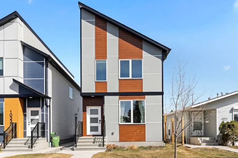 House  Canora