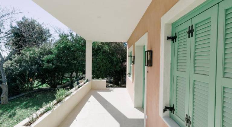 House with yard & terrace — photo 4