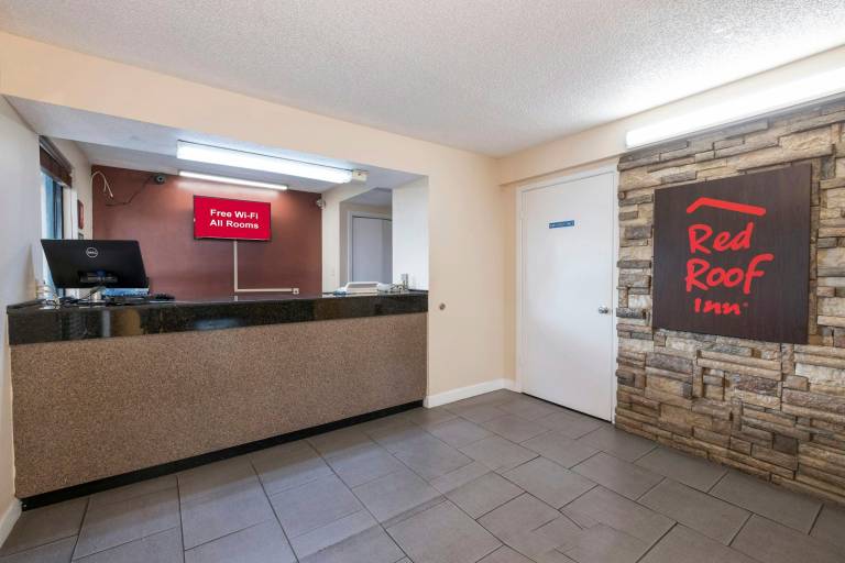 Red Roof Inn Mobile - Midtown — photo 2
