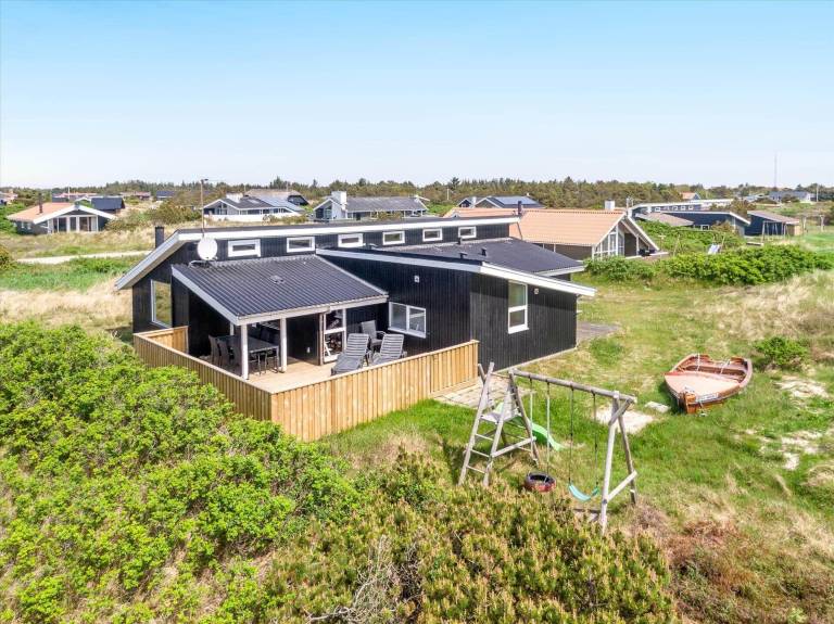 Vacation home with barbecue, patio & sauna in Hvide Sande