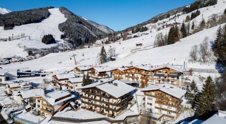 Wonderful serviced apartment with sauna & garden | Next to the ski | Pet-friendly in Saalbach-Hinterglemm