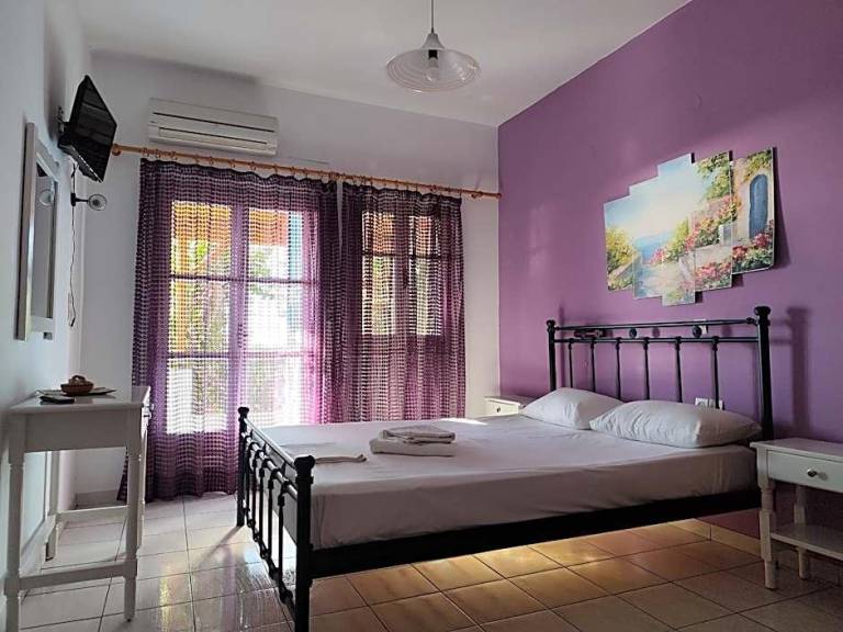 Wonderful holiday apartment with patio, pool & yard | Beach nearby | Pets allowed — photo 2