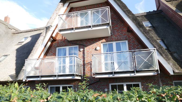 Children-friendly apartment with fast internet & yard | Garden view | Pet-friendly — photo 3