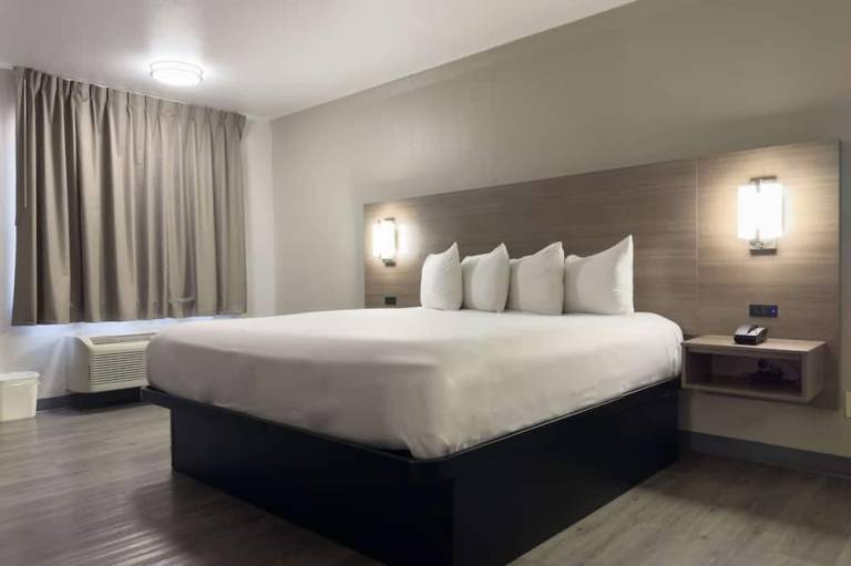 Americas Best Value Inn Austin University