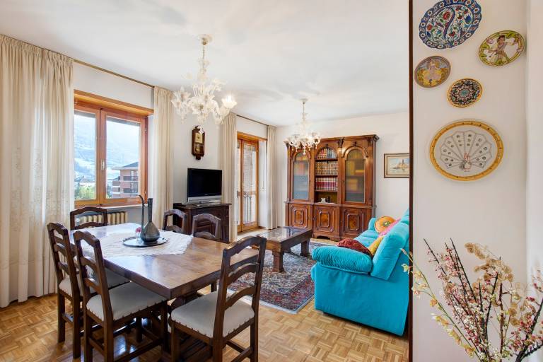 Holiday Apartment "Aosta Family Home" with Mountain View and Balcony — photo 2