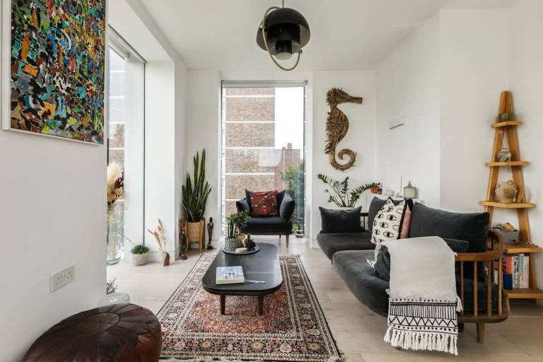 Sun Drenched Shoreditch 2BR Penthouse with Balcony