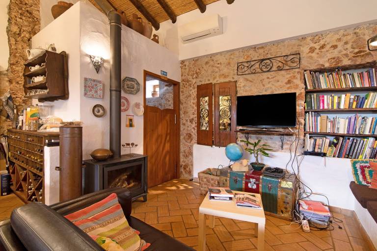 Holiday Home "Casa da Tita - Apartamento Celeiro" with Mountain View, Pool, A/C & Wi-Fi — photo 4