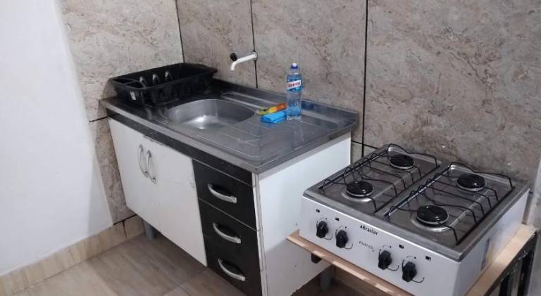 Casa 2 quartos e sala com cozinha e banheiro de FRENTE pro RIO em Caraguagautatuba Porto Novo 900 me — photo 5