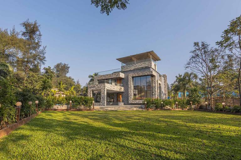 743 m² Villa