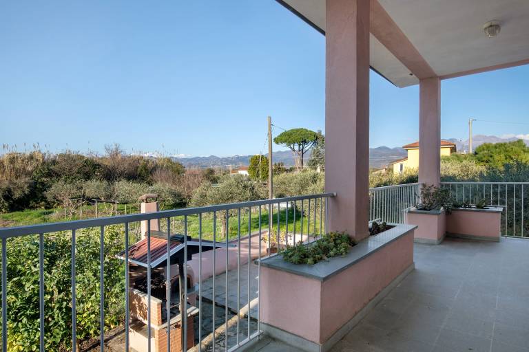 Villa with terrace, BBQ & garden | Mountain view — photo 3
