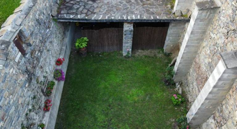 Vacation home with patio & garden — photo 4