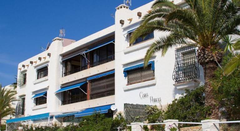 Fully equipped pleasant holiday apartment with grill & garden | Next to the beach | Pets are welcome in Benidorm