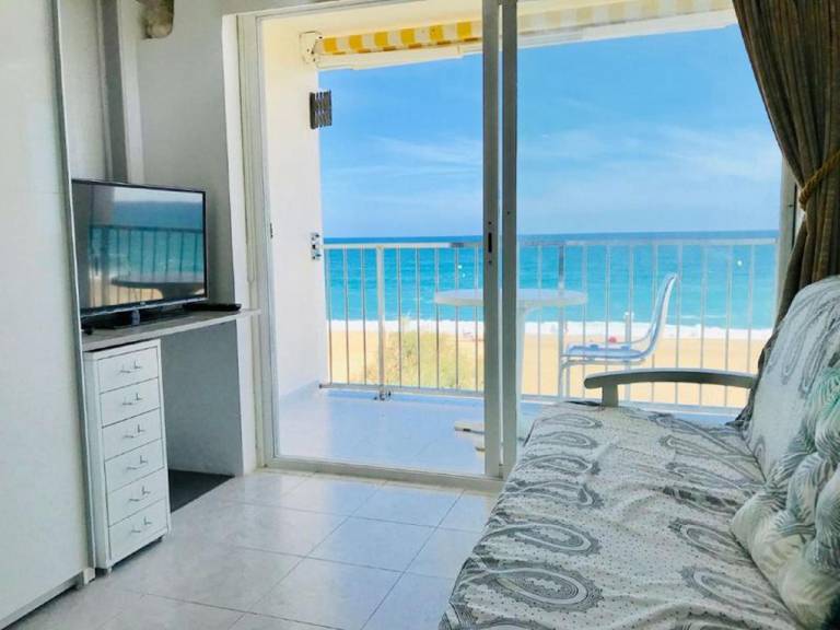 Holiday apartment with terrace | Next to the beach | Pet-friendly — photo 4
