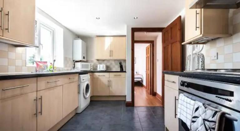 Metropolitan - 203 Millbrook Road — photo 3