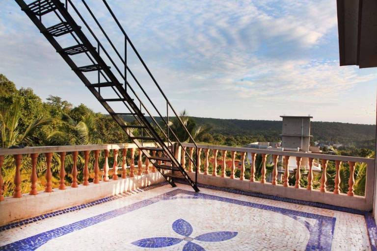 Wild Flower Hostel in Arambol