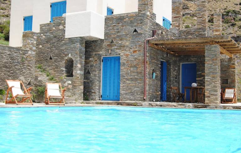 Ferienhaus mit Terrasse, oberhalb der Südküste, mit privatem Pool und majestätischem Blick auf die Ägäis