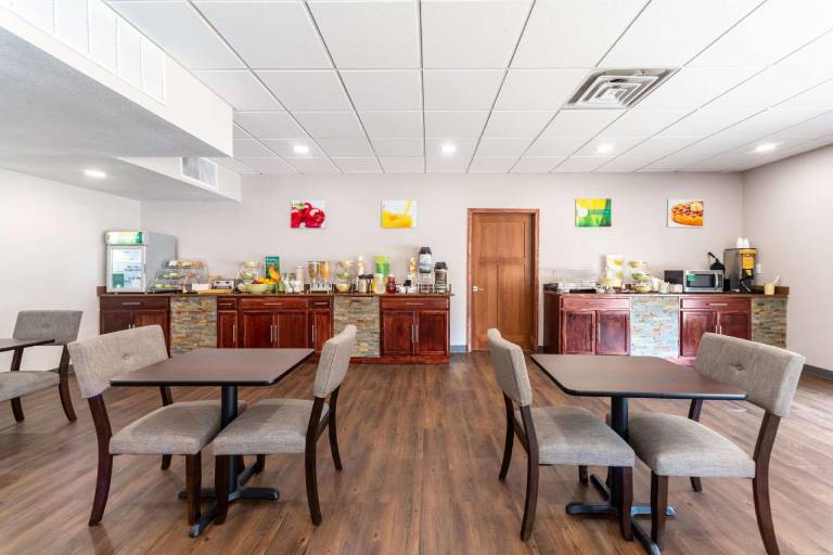 Quality Inn & Suites Vandalia near I-70 and Hwy 51 — photo 5