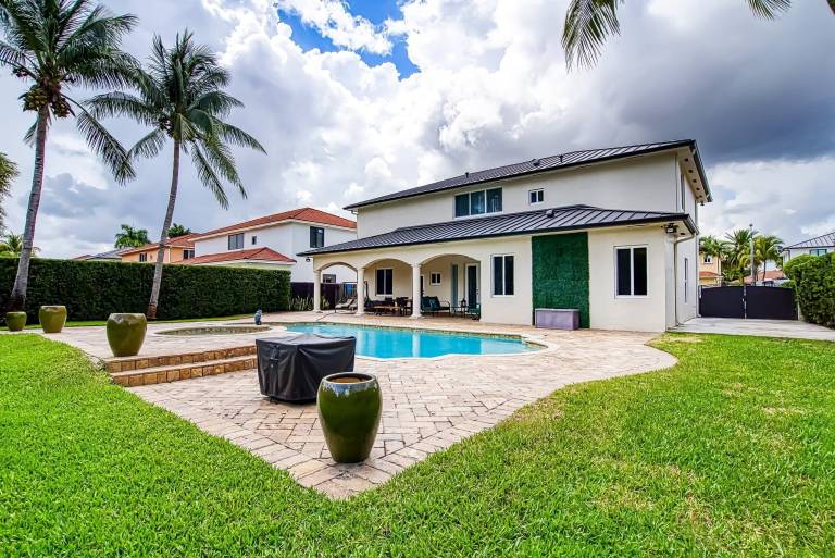 House  Hialeah Gardens
