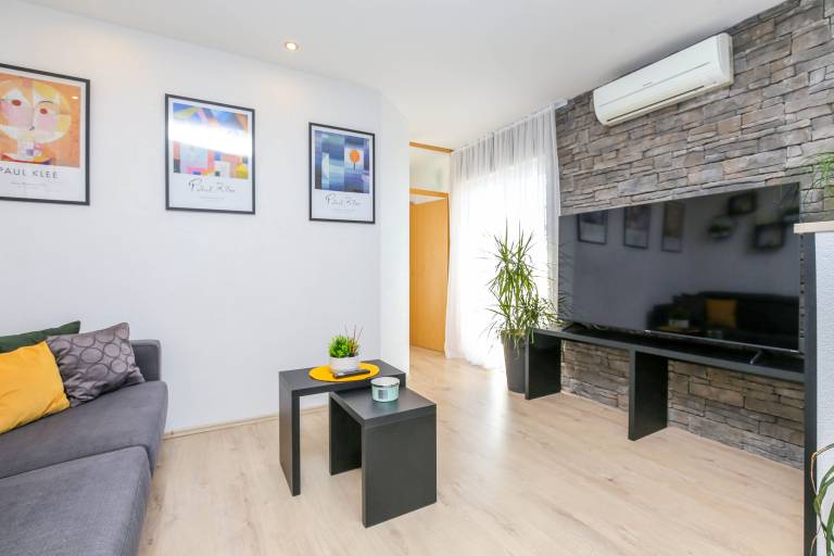 Three bedroom apartment with balcony and sea view Duće, Omiš (A-24975-a) — photo 3