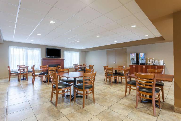Super 8 By Wyndham Abbotsford Bc — photo 4