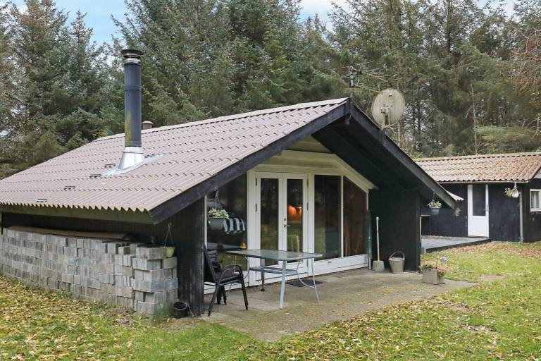 House with patio in Lokken