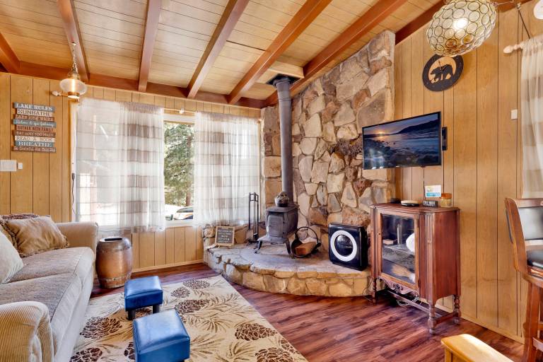 Cozy Ski View Chalet Cottage at Big Bear Lake — photo 2