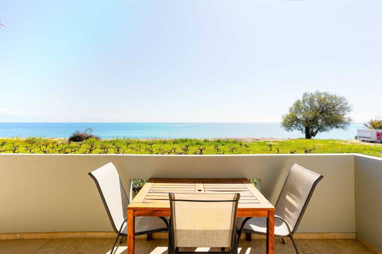 Beachfront Nest Memi Koroni-Seaheaven House A1 in Pylos-Nestoras