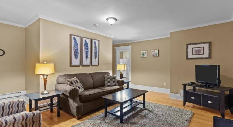 Midstream Modern 2BR Wi-Fi Parking in St. John's, NL