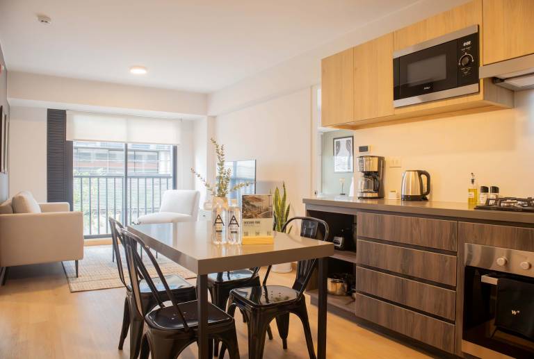 W Elegant 2BR w Great Balcony in Miraflores — photo 4