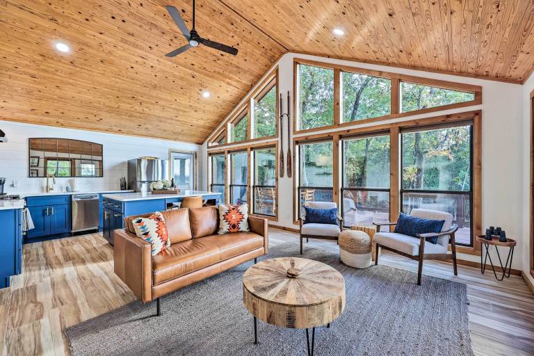 Cabin Little Flock