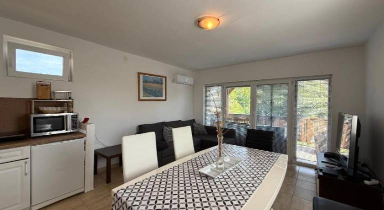Nice holiday apartment with patio | Pet-friendly — photo 2