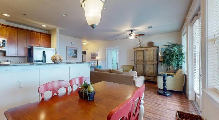 Holiday apartment with patio, hot tub & BBQ | Perfect for remote work — photo 3