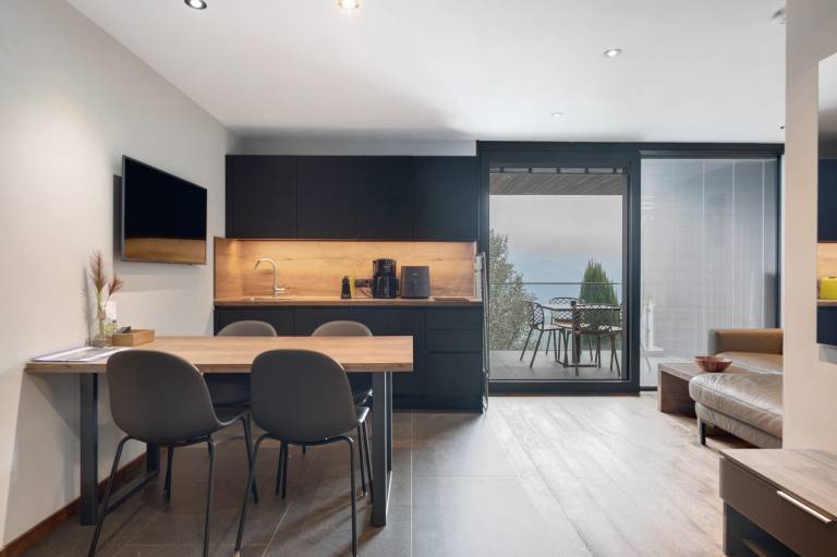 Child-friendly wonderful apartment with pool, jacuzzi & terrace | Mountain view | Suitable for remote work | Dogs allowed — photo 3