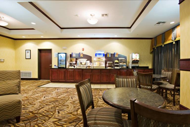 Holiday Inn Express and Suites Snyder By IHG — photo 4