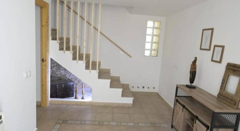 Charming house with patio | Pets allowed — photo 4