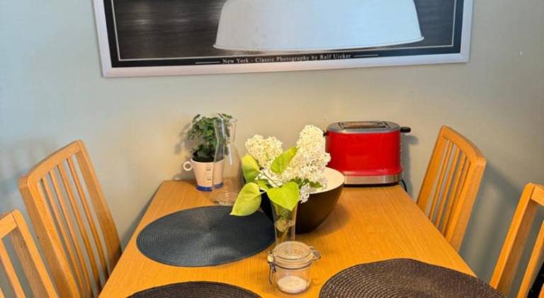 West Apartment in Stockholm near Metro with Balcony convenient to Concert Avicii Arena, Circus, Frie — photo 2