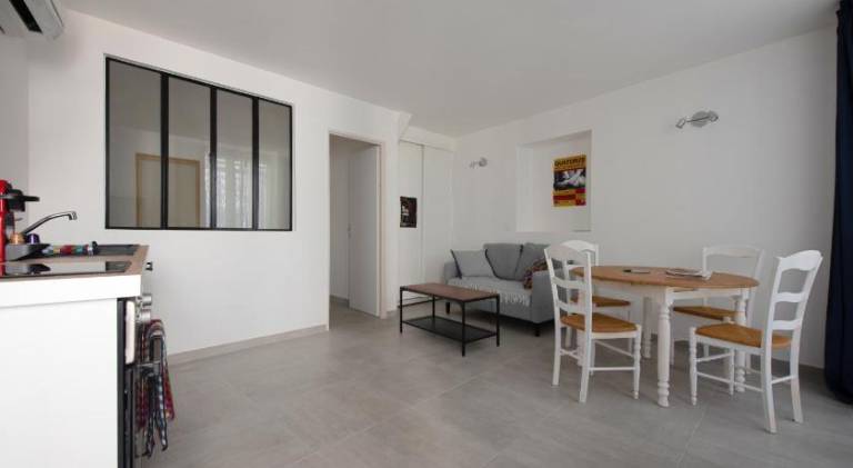 Apartment | Close to Popes' Palace | Pets are welcome — photo 3