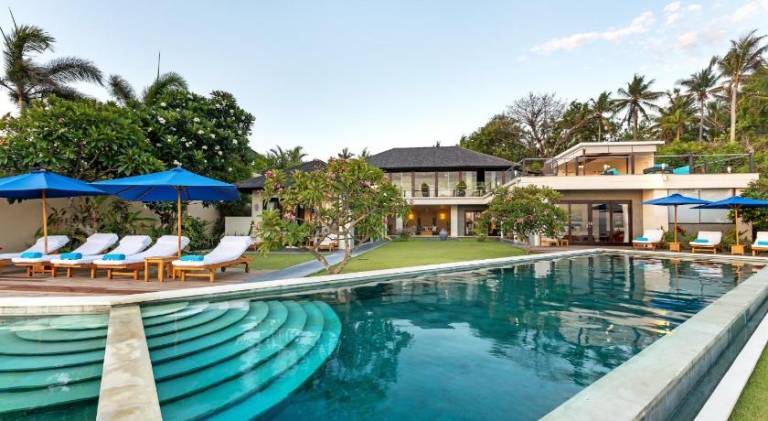 Big villa with pool | Perfect for remote work | Pets allowed in Karangasem