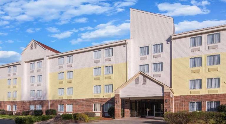 Days Inn by Wyndham Macon I-75 North in Macon, GA