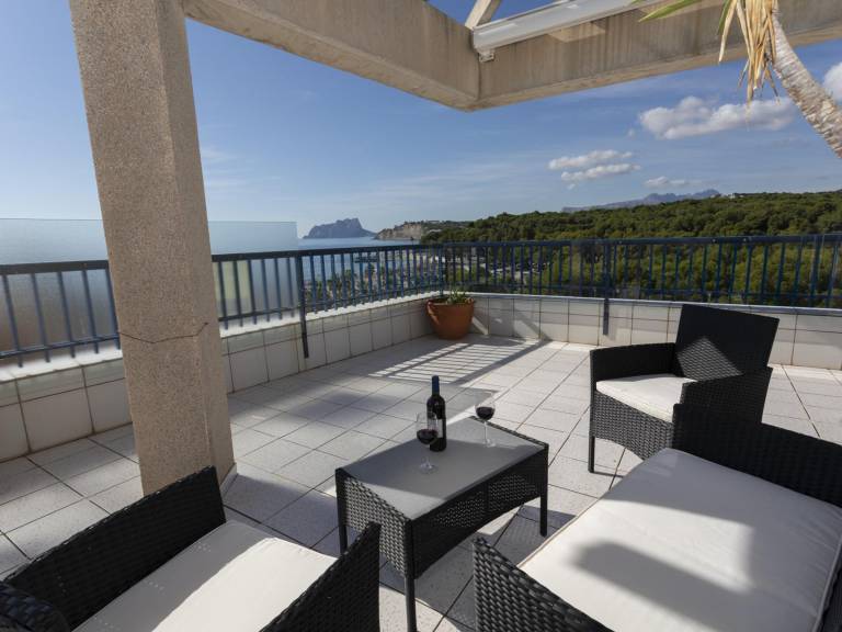 Penthouse 2BR in Central Moraira, Panoramic Sea Views, 150m from Beach, Terrace, WiFi, Parking — photo 3