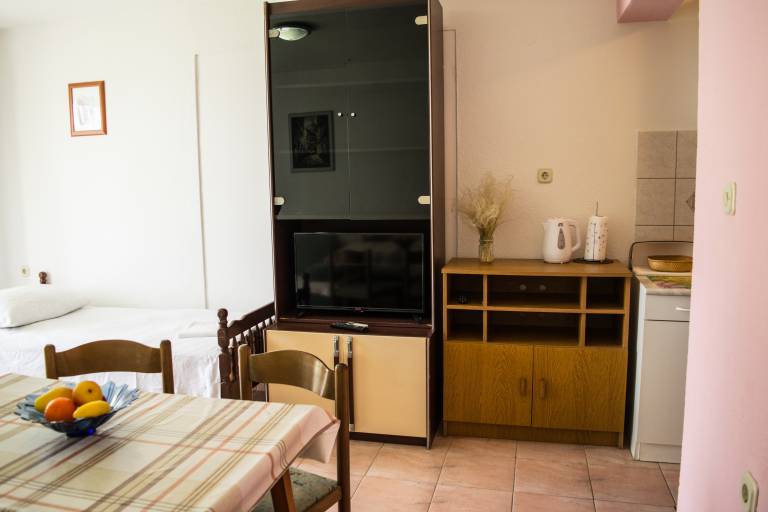 One bedroom apartment with terrace and sea view Lokva Rogoznica, Omiš (A-6005-a) — photo 4
