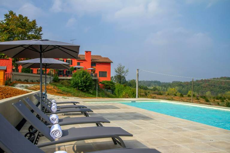 Vacation home with patio, garden & private pool in Alessandria