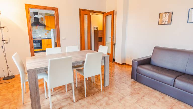 Family-oriented wonderful villa with terrace & yard | City view | Dogs allowed — photo 2