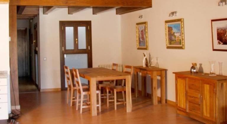 Rental apartment with 3 rooms for 7 persons in Huesca