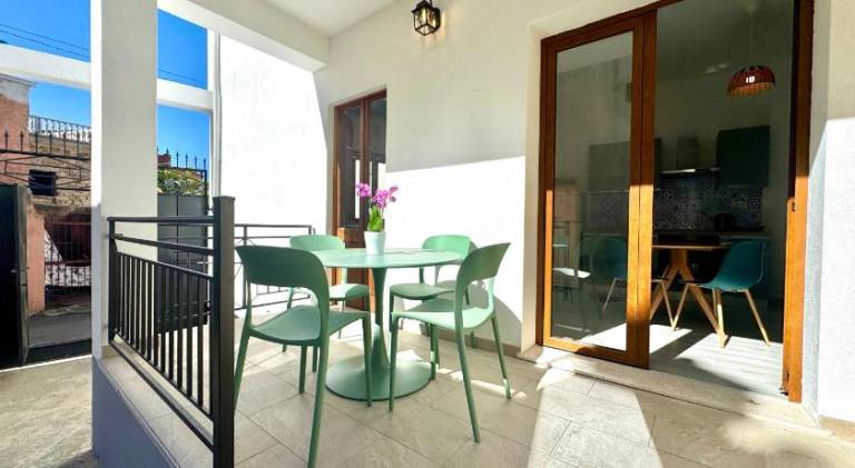 Holiday apartment with yard & terrace in Bari Sardo