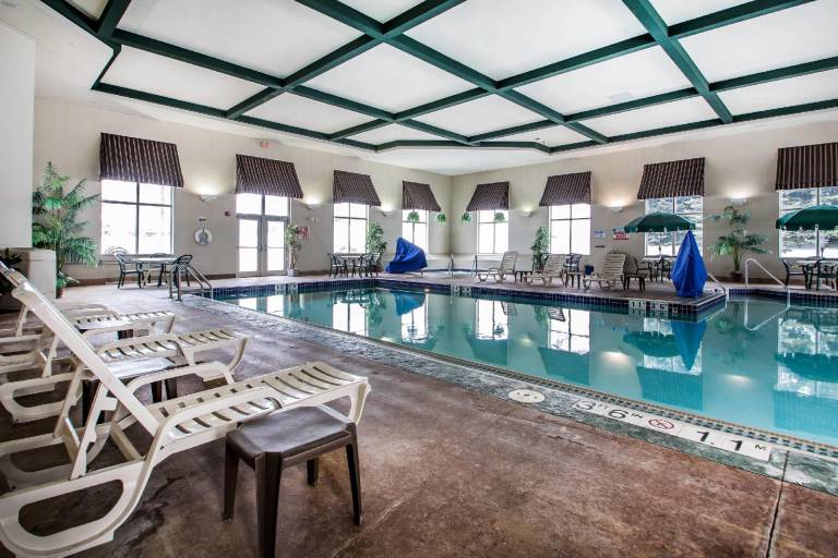 Comfort Suites Madison West - Middleton — photo 2