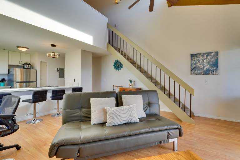 Top-Floor Kailua Bay Resort Condo w/ Ocean Views! — photo 5