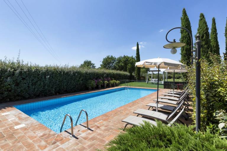 Family-friendly pleasant villa with yard, patio & BBQ | Dogs allowed — photo 2